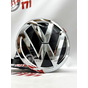 Логотип в решётку радиатора Volkswagen Passat B8 